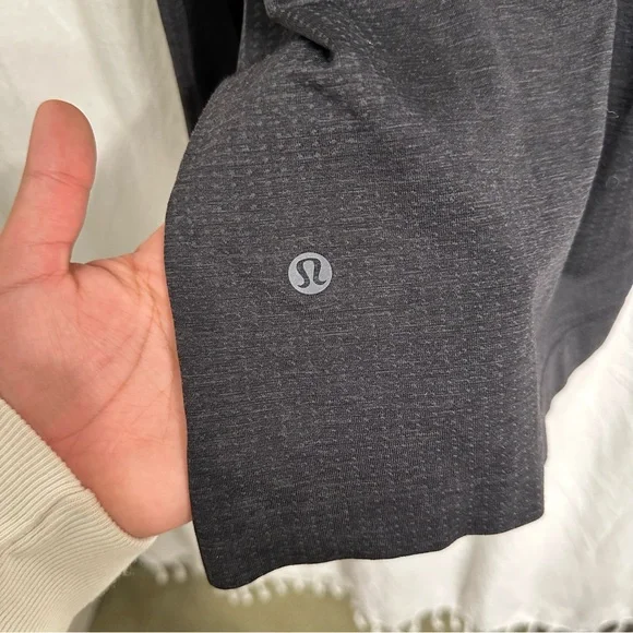 Lululemon Metal Vent Tech Long Sleeve Graphite Grey/Black XL